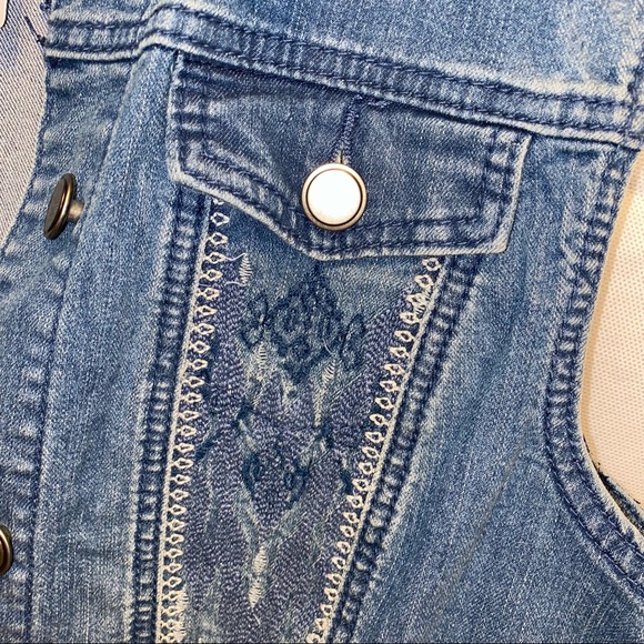 Christopher & Banks Denim Vest with detailed stitching - Medium - Picture 6 of 12